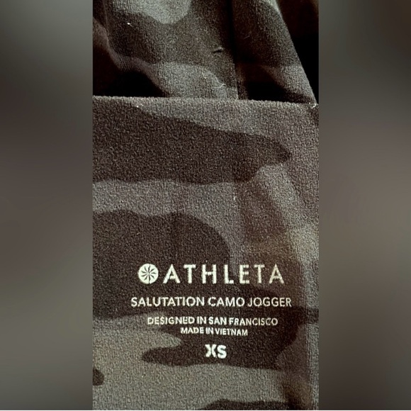 ATHLETA SALUTATION HIGH RISE
JOGGER IN CAMO PRINT WOMEN'S SIZE XS - Picture 4 of 10